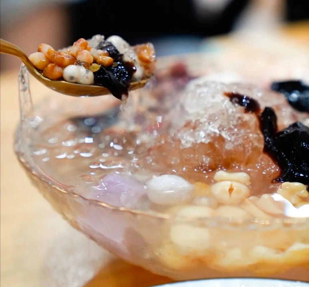 比冰棍养生,比奶茶解暑,三伏天的Q弹爽滑都在这碗中