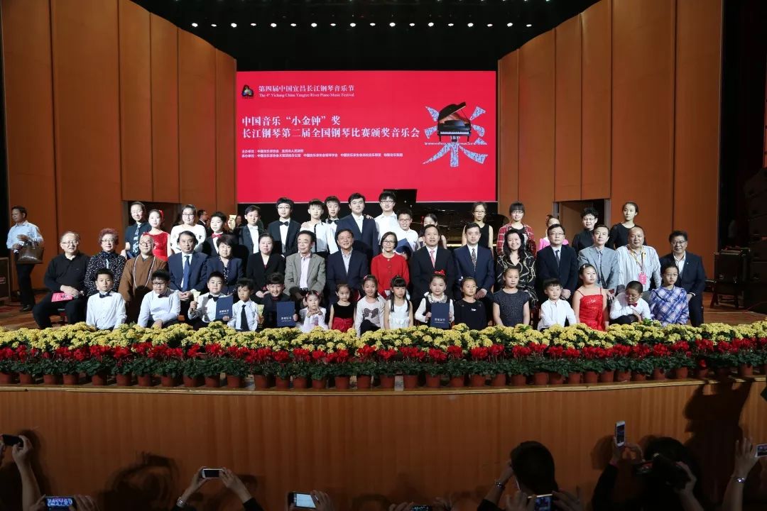 长江钢琴tch系列和冠军系列比较,长江钢琴是国产品牌的佼佼者