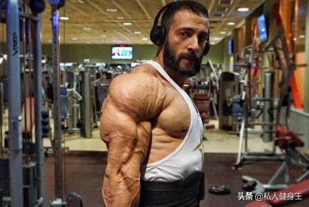 三角肌肩膀训练方法,如何锻炼三角肌让肩膀肌肉凸显