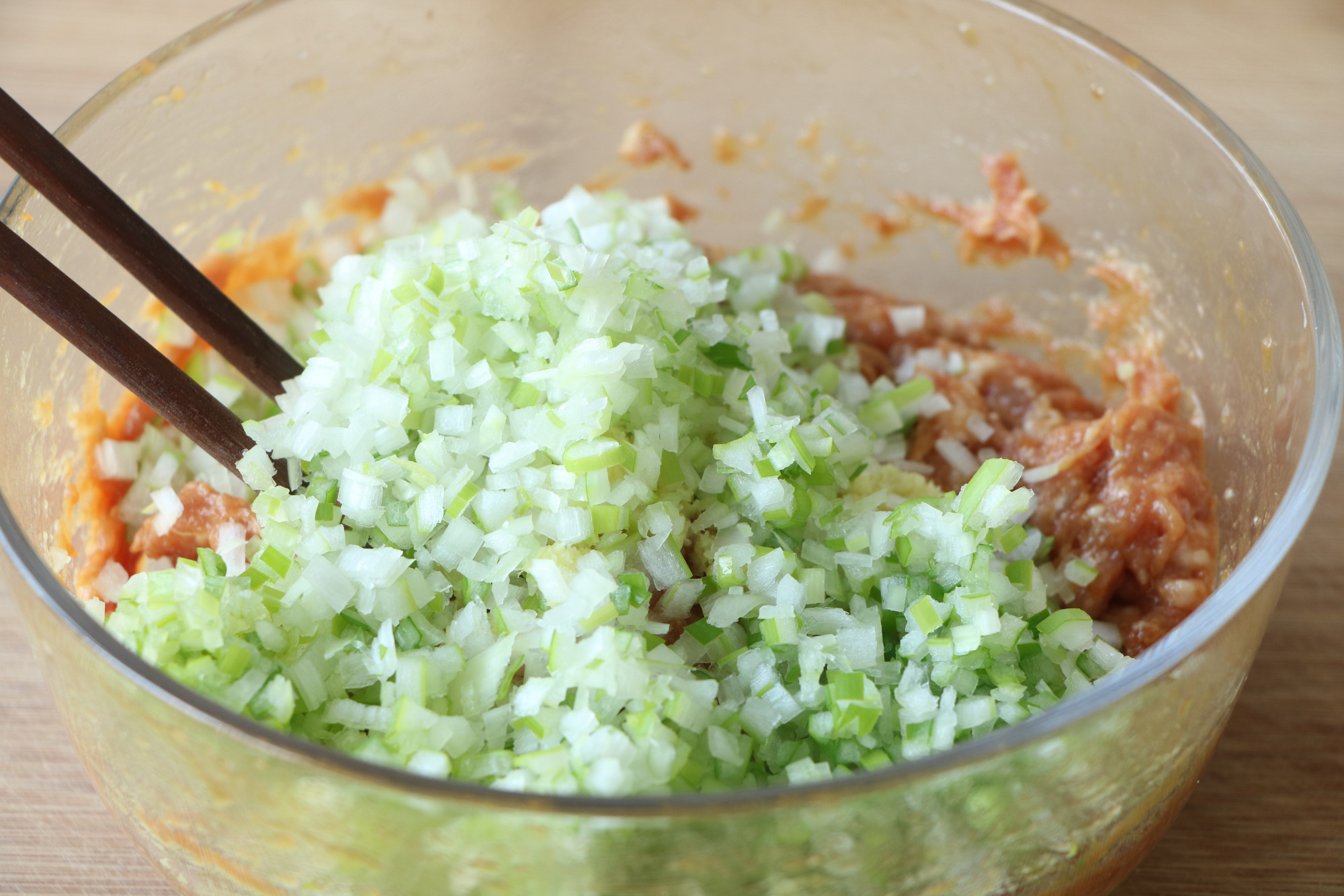 早餐小笼包做好每天吃,早餐简单又好吃的100种做小笼包法