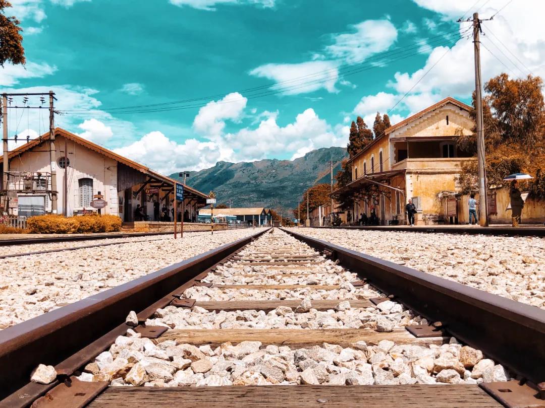 十二月份去云南好玩吗,4月去云南哪里人少景色又好