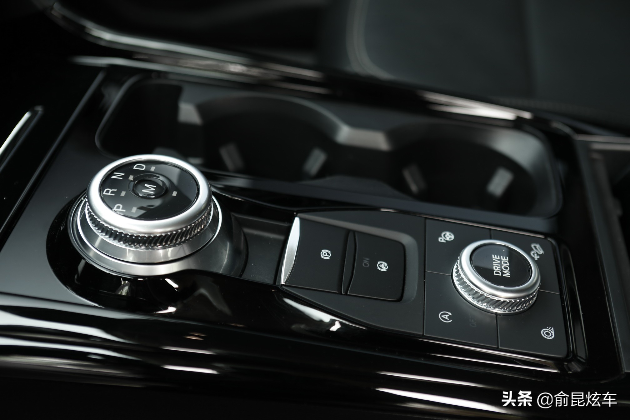 全新大七座suv福特探险者,帅气十足的性能轿跑suv