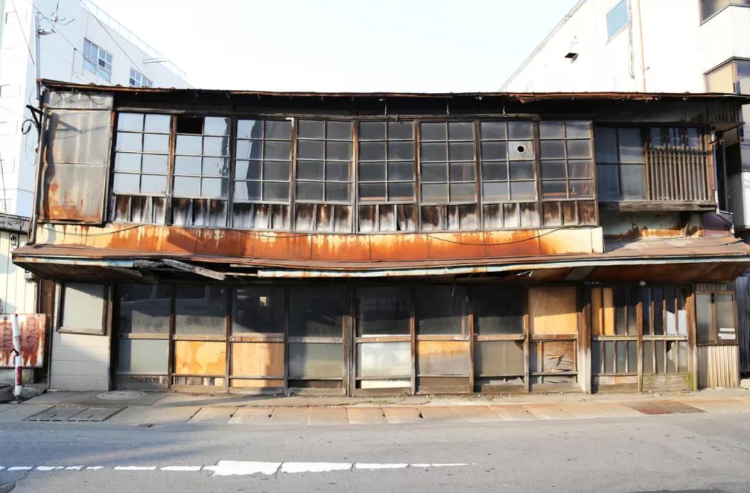 奖门人:曾用“中国威胁论”炒房,如今日本处处皆“鹤岗”