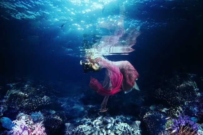 快来感受来自奶妈的爱~剑网三治疗心法cos,五七万真的美貌呀~