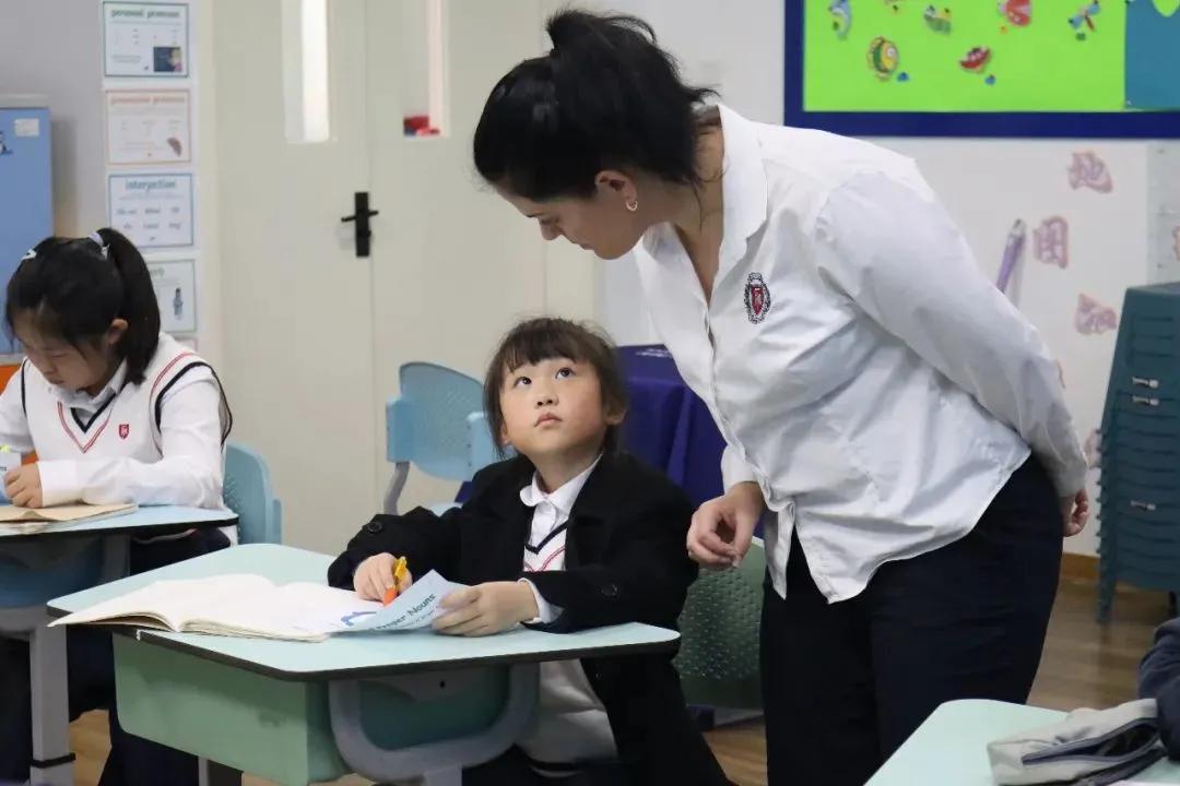 力迈特色！今天，为给力的外教团队点赞