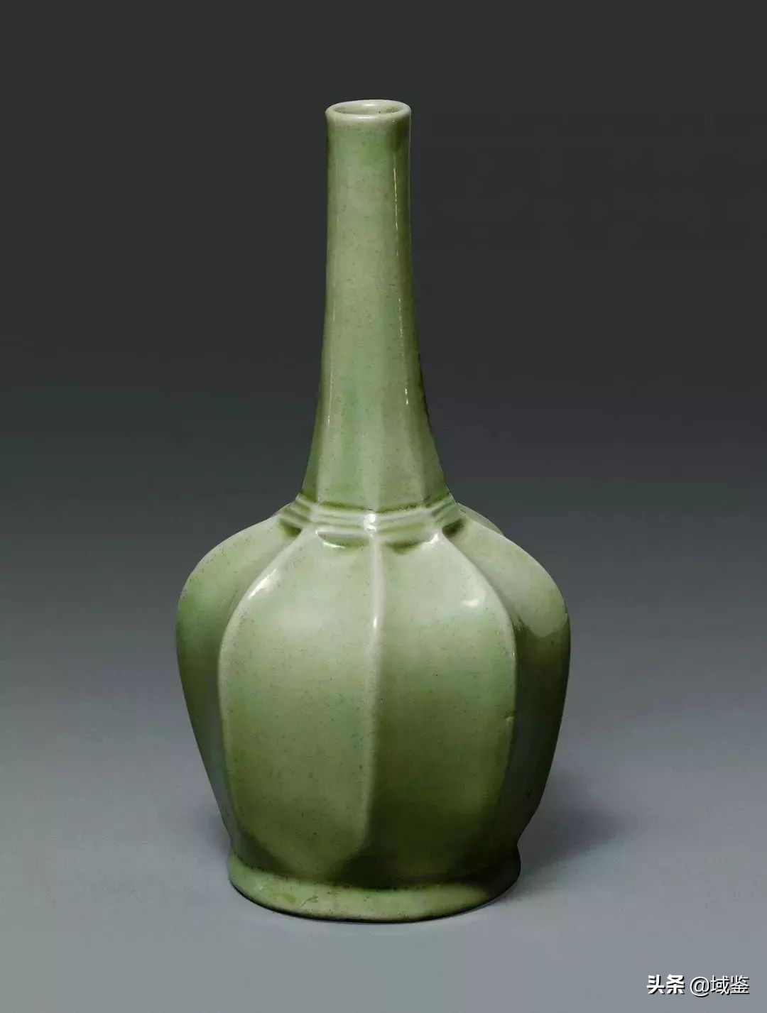 法门寺地宫秘色瓷图片,法门寺地宫出土秘色瓷底部图片