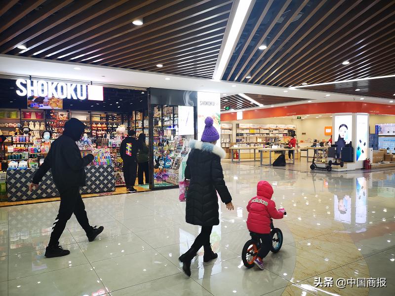 年味渐浓网上年货节销售红火,春节商超迎来购物潮线上线下开门