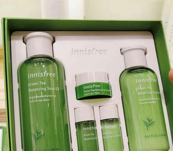 不同肤质怎么挑保湿水,滋润型的水乳怎样用才能适合油皮