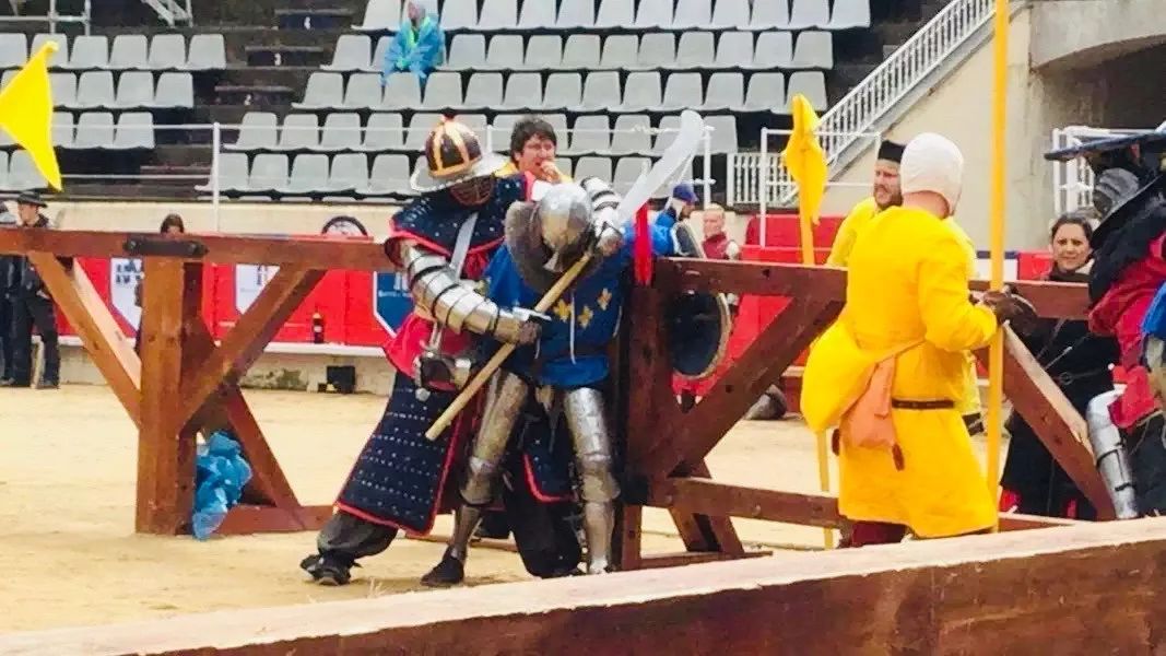 身披重甲、手握关刀,在欧洲赛场上硬刚的中国战士