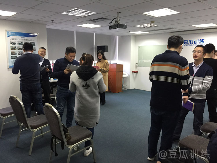 怎样表达出自己善于沟通,沟通与语言表达技巧有哪些