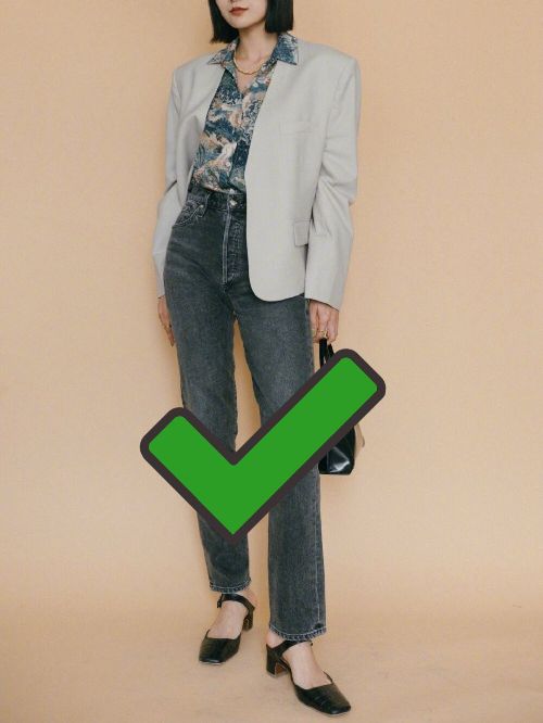 潮酷直筒牛仔裤怎么搭配,秋冬季节破洞牛仔裤怎么搭配