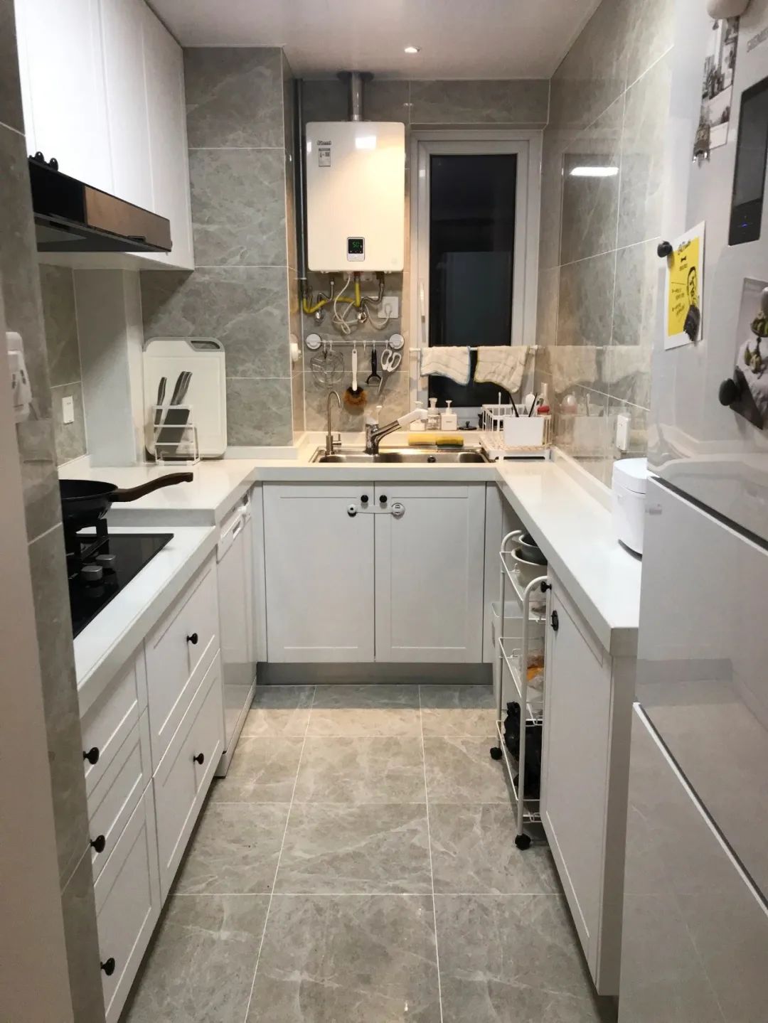 黑白灰现代简约风格铺什么地砖,简约式最流行灰色地砖