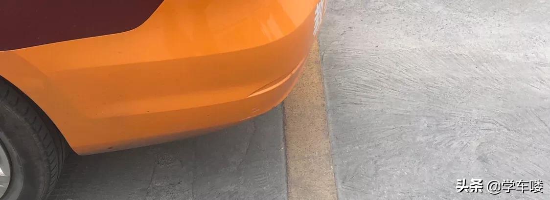 侧方停车老是压右边线是什么原因,侧方停车车身触碰右边线怎么回事