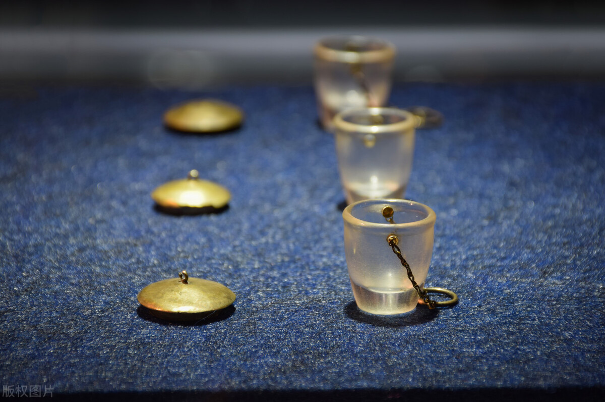 问材·水晶：照见杯中物