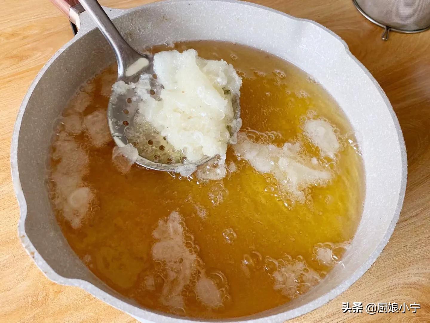 油炸剩余老油处理方法视频,炸东西的老油变新油