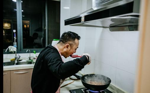 厨房吊顶了怎么更换油烟机管道,侧吸式油烟机升降电机怎么更换