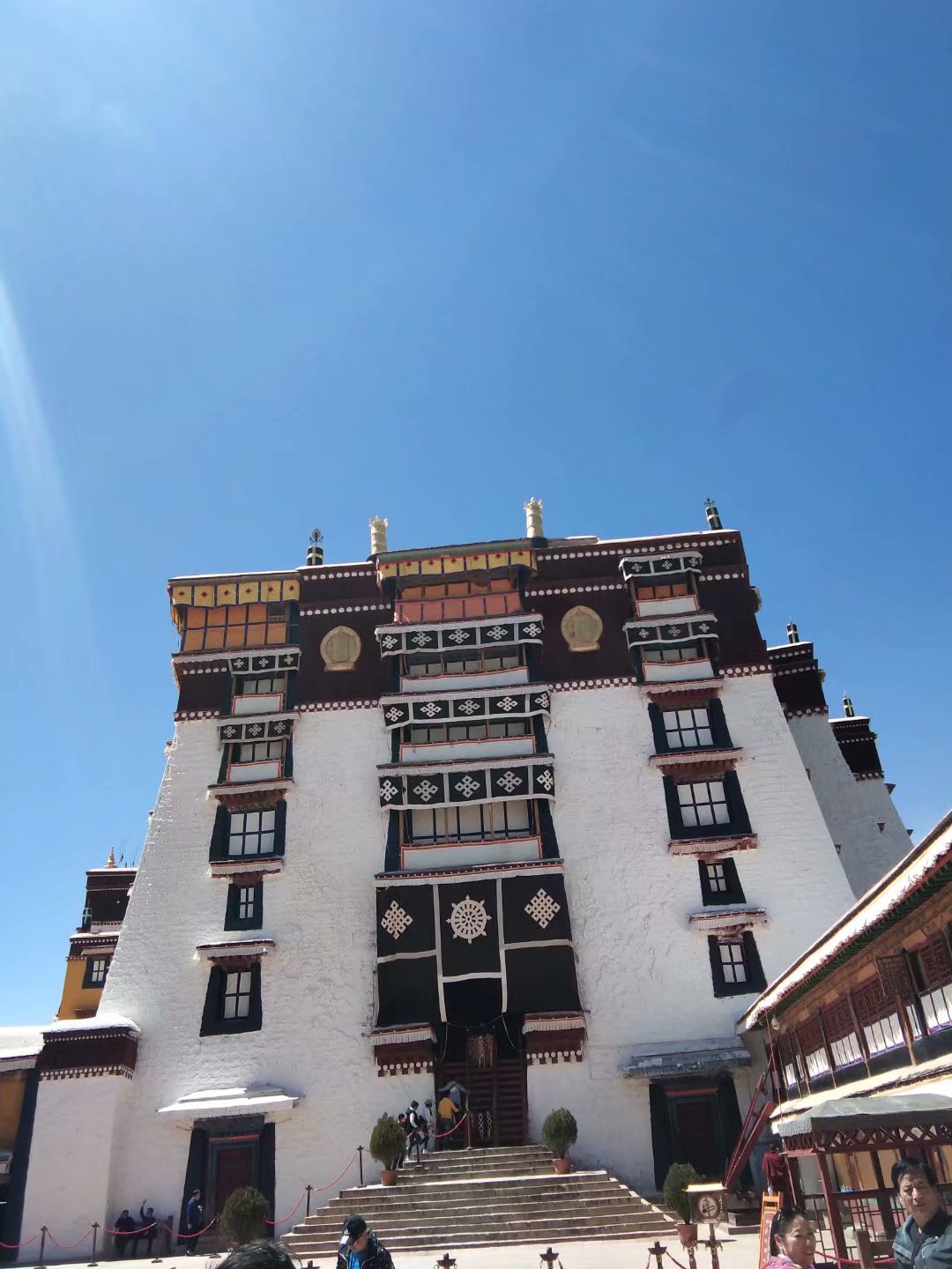 布达拉宫全部有多少吨黄金,布达拉宫30吨黄金用在哪