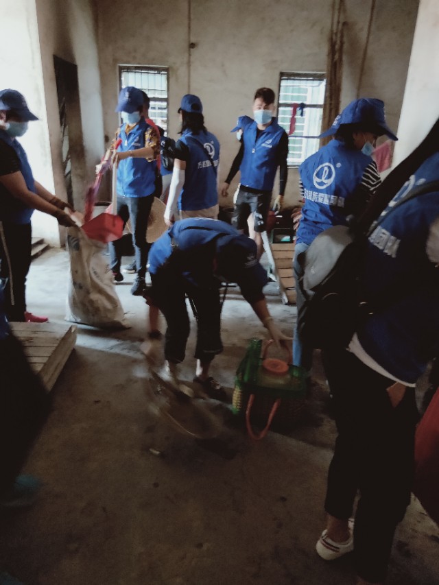 广东万达国旅湛江,万达国旅扶贫助困活动