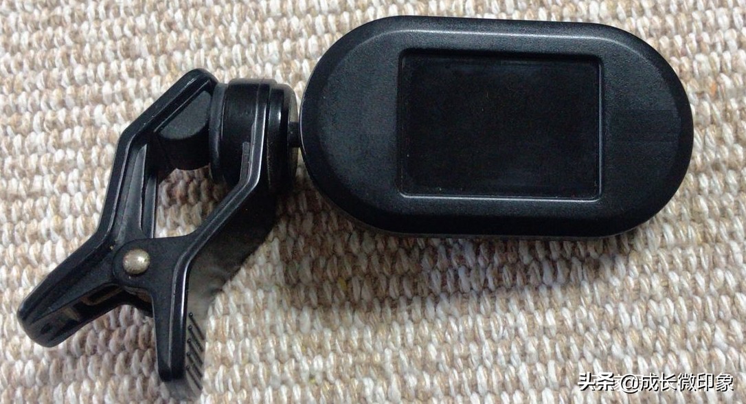 吉他调音器和手机调音器哪个准,调不准八度音吉他能不能用