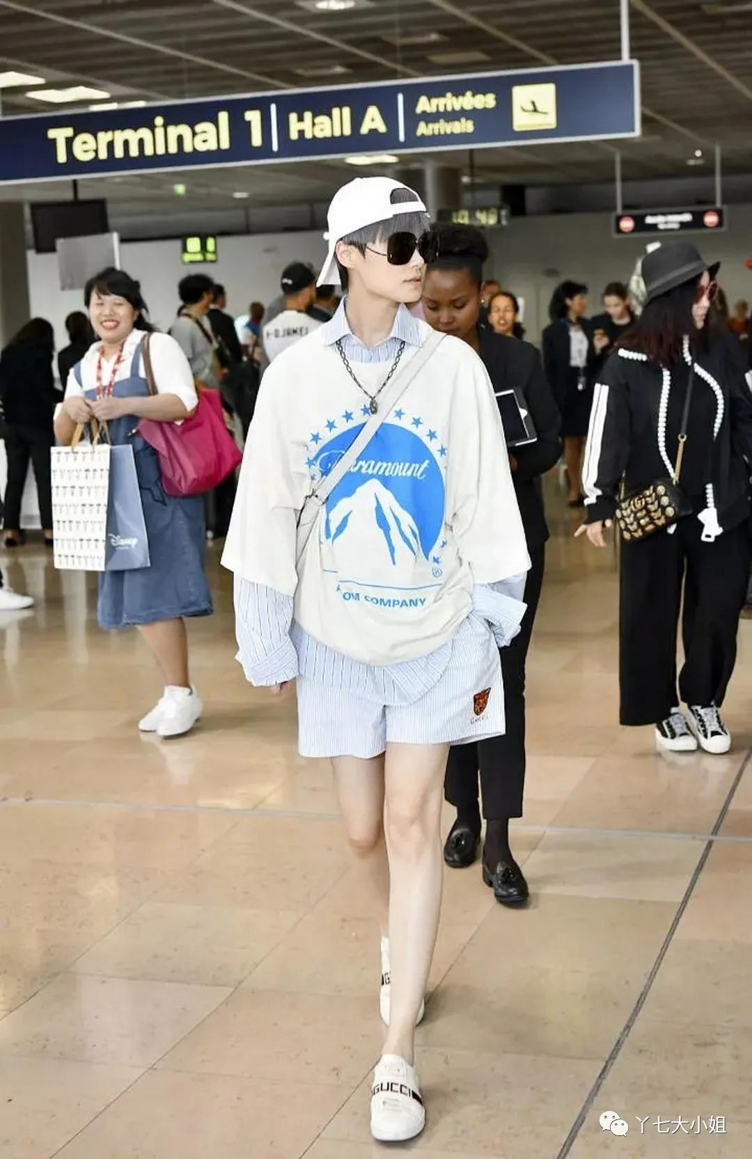 夏季衬衫和t恤叠穿方法,学t恤叠穿混搭法