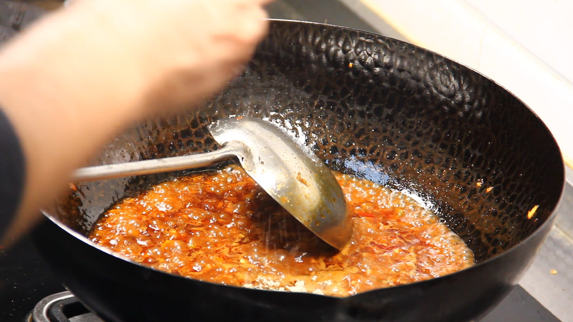 街边浇汁豆腐摆摊做法,浇汁豆腐夜市摆摊赚钱吗