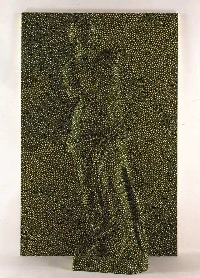 住了50年精神病院，一幅画却能卖2亿的日本国宝级画家：草间弥生