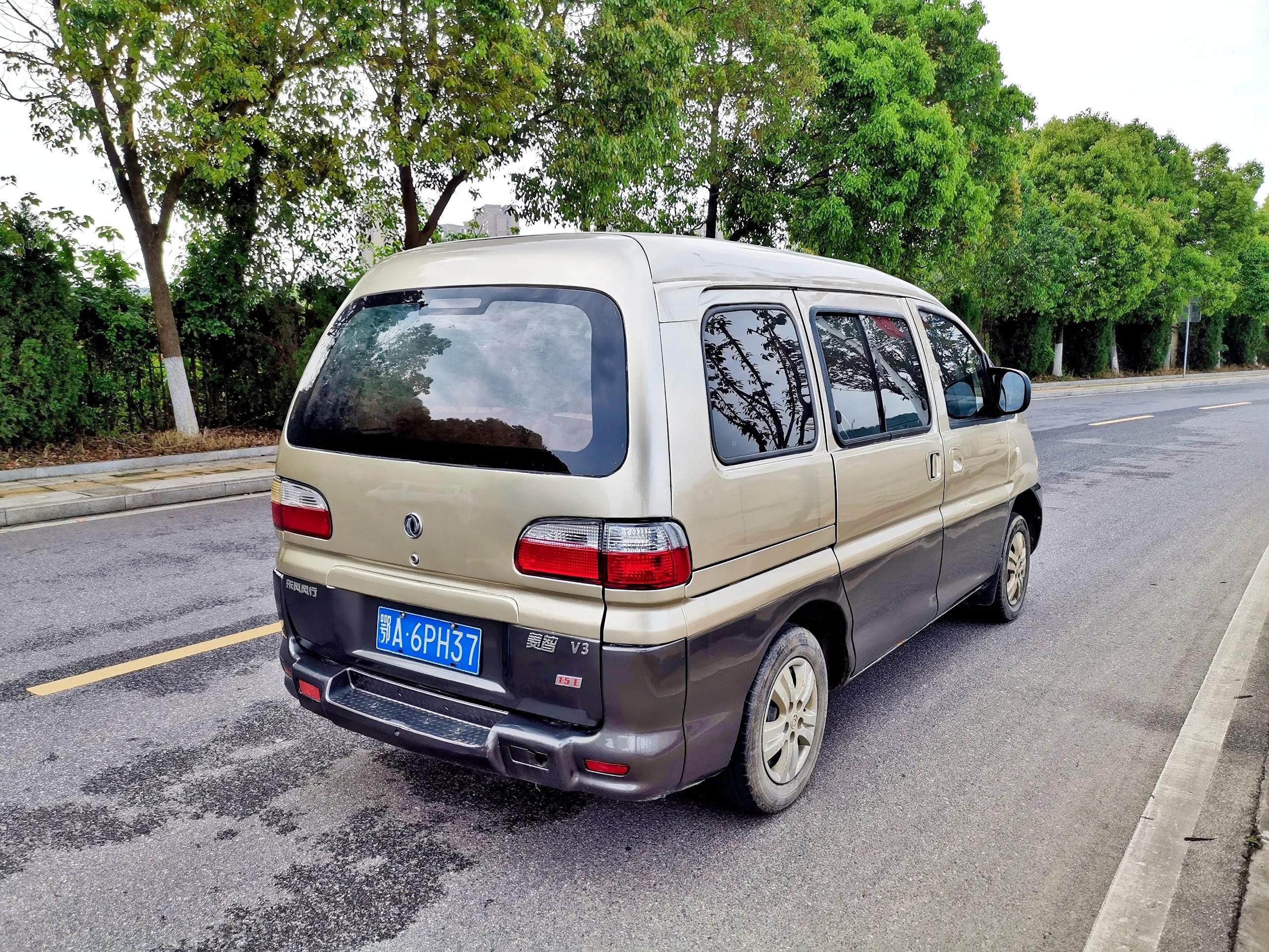 大排量跑山路费油还是小排量费油,大排量车开得慢费油还是快费油