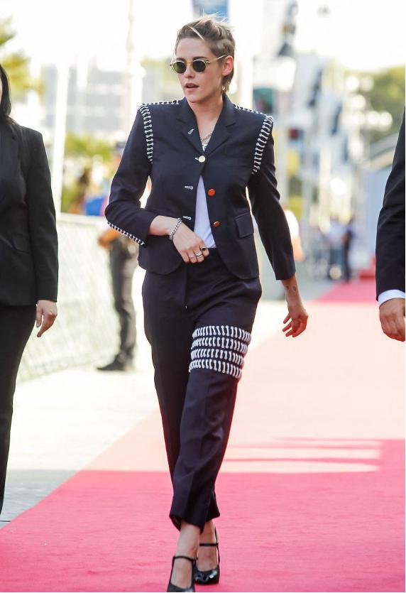 中年西装冬季搭配什么外套,冬季中长大码西装的搭配