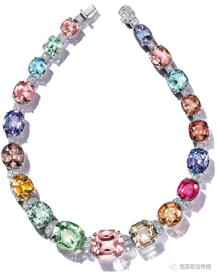 大牌高珠扎堆“上新”,外行看热闹、内行看什么?