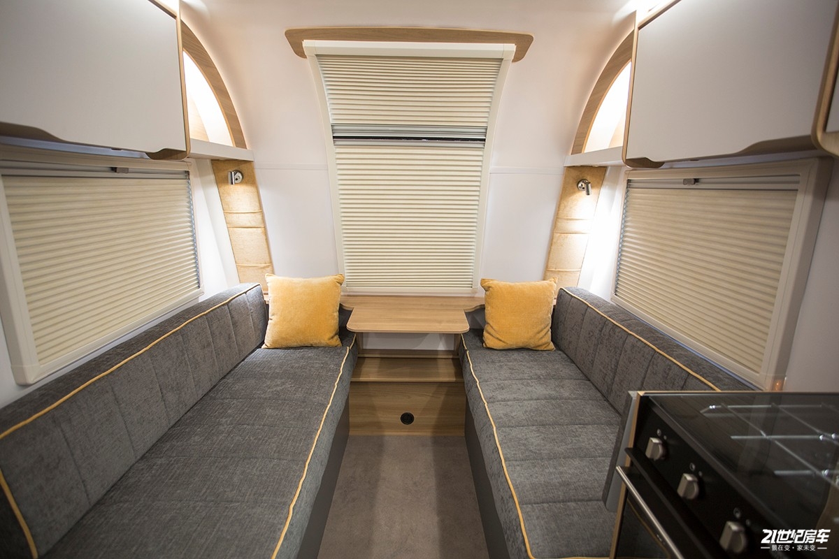 英国百丽d4,发现4拖挂式房车