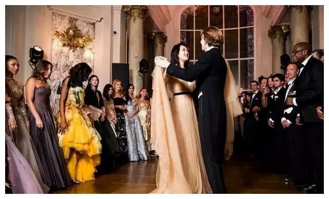 穿359元衣服的“三星小公主”李元珠，和她背后的千亿闺蜜团