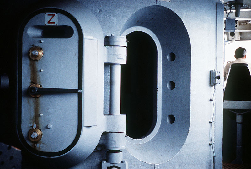 现代级驱逐舰对付大和级战列舰,现代化军舰是否能击沉战列舰