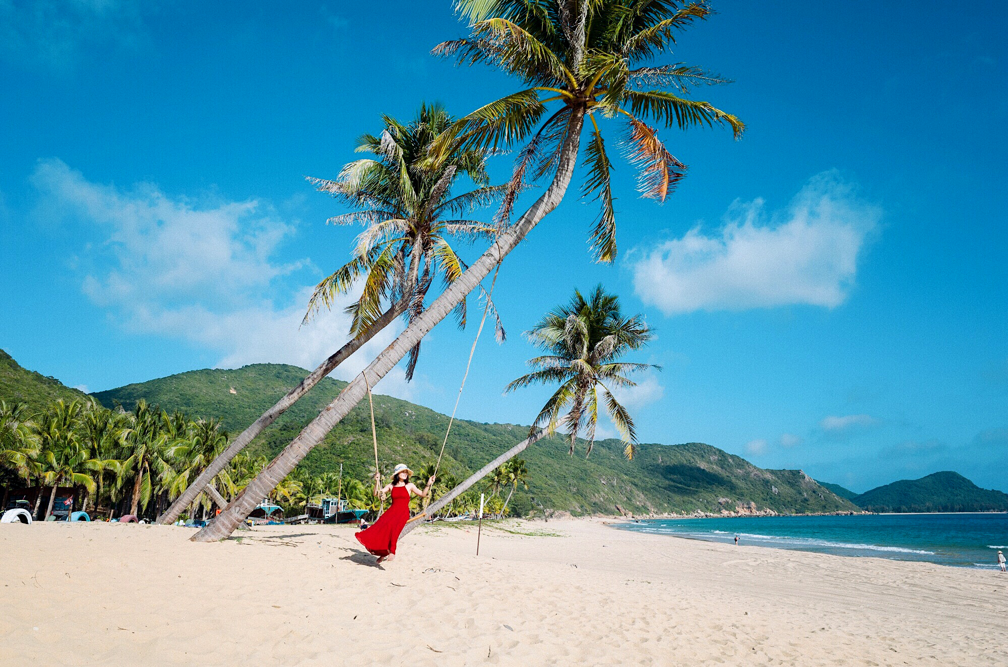 距离三亚60公里处有一个秘境，以“七彩沙滩”著称，知道的人不多