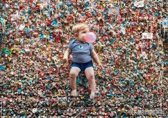 美国特色旅游景点口香糖墙,世上最恶心的景点墙上全是口香糖