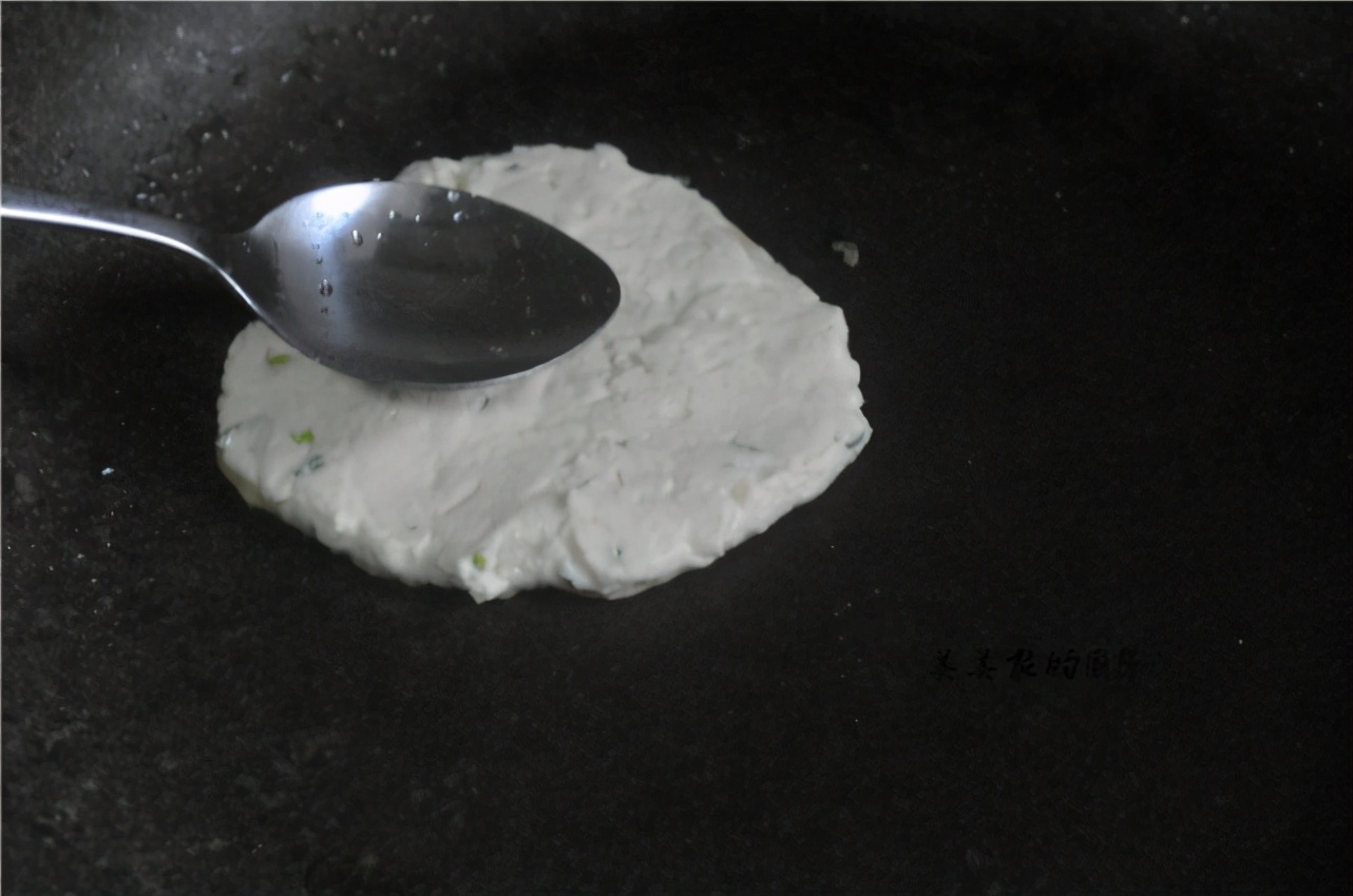 天气冷对煎饼有什么影响,天气冷了做杂粮煎饼面冻了怎么办