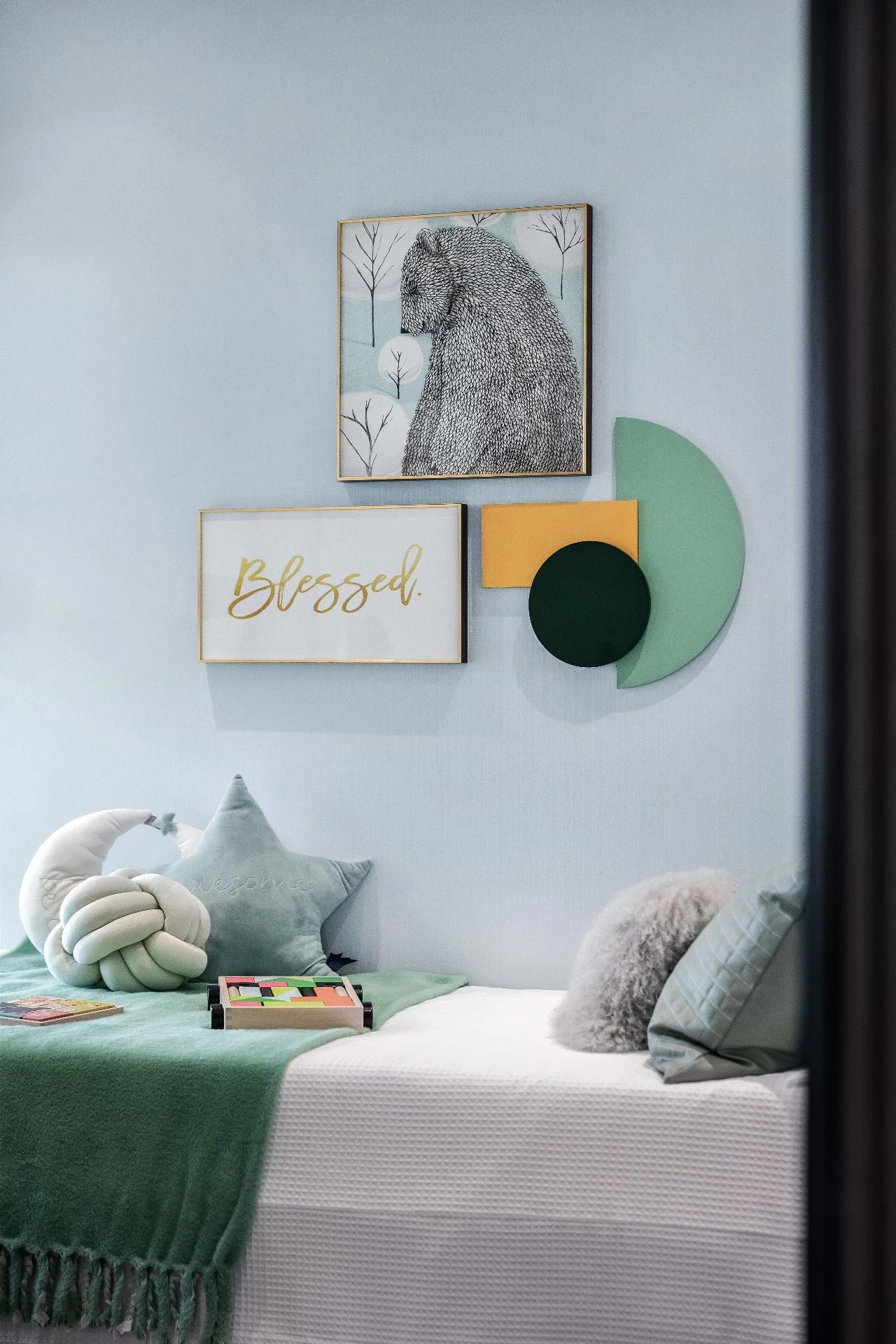 距离拥有一个爱马仕橙的家,不需要过多的费用,只需一片岩板设计