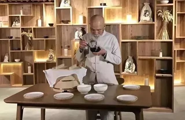 中国用了占世界多少的耕地,我国用占世界百分之几的耕地