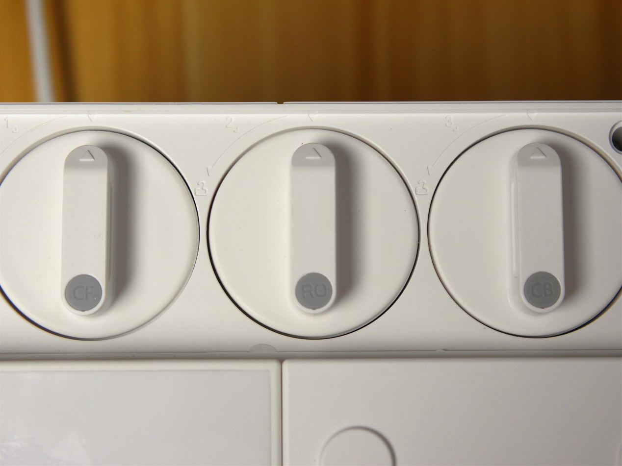 把纯水机从厨房搬到桌面上，小米优点酷吧让孩子喝上有温度的纯水