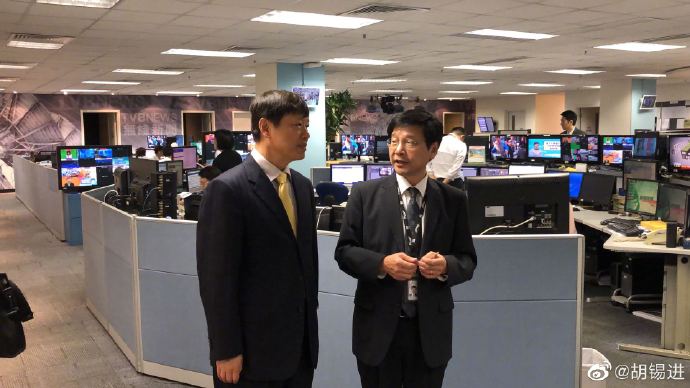 老胡访香港,老胡观看直播