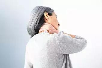 冻疮是因为红斑狼疮吗,冻疮是由于血脉不通引起的吗