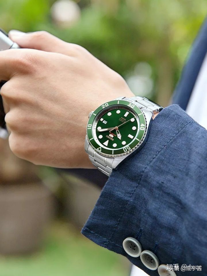 夏季穿搭配饰男生,男生配饰搭配技巧高级感