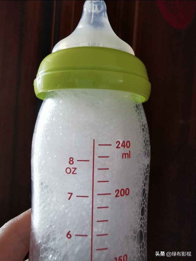 脾胃虚易便秘的宝宝如何选择奶粉,牛奶蛋白过敏的宝宝如何选择奶粉