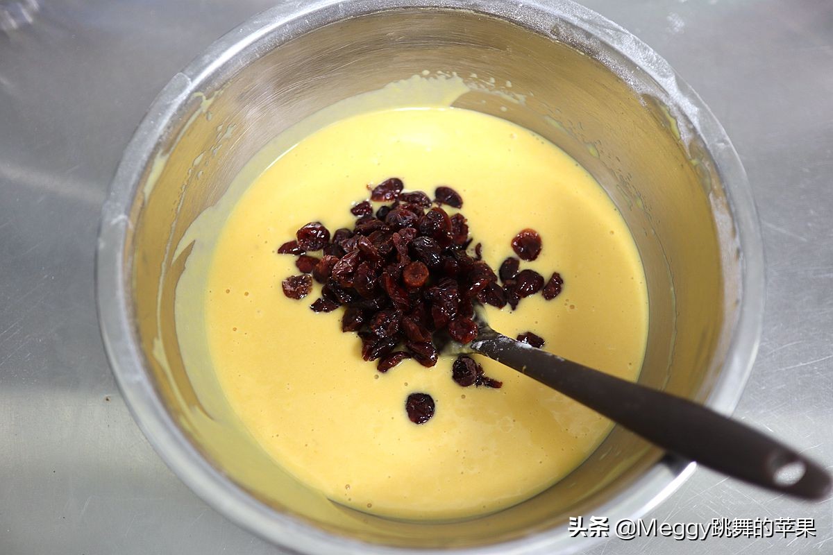 用10个鸡蛋做蛋糕不需要烤箱,如何用2个鸡蛋做蛋糕不需要牛奶