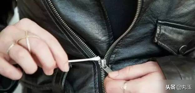 化妆包有塑料味怎么办,化妆包里要有哪些东西