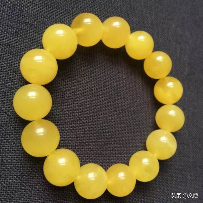 在全球掀起收藏浪潮,沉淀亿年得以形成,蜜蜡的魅力究竟在哪儿?