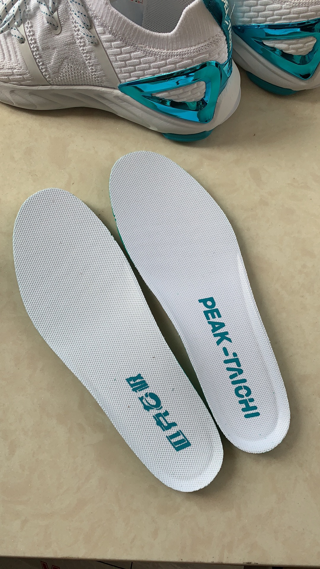 匹克态极跑鞋3.0对比4.0,匹克态极1.0跑鞋测评