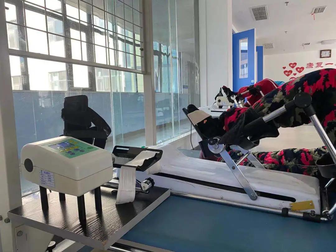 长葛哪医院?一患者非往医生兜里“塞钱”!医生竟“收了”