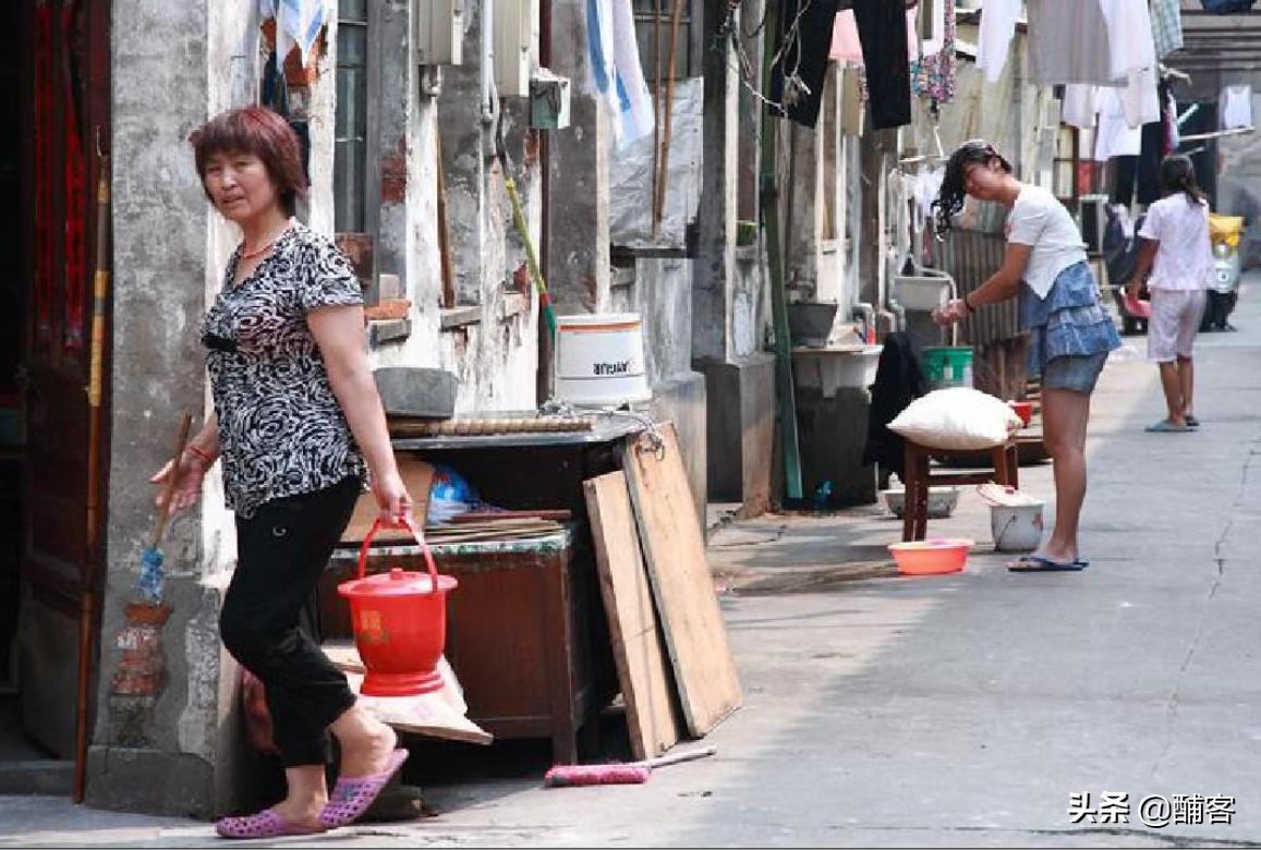 救护车人间百态解析,理解救护车里的人间百态