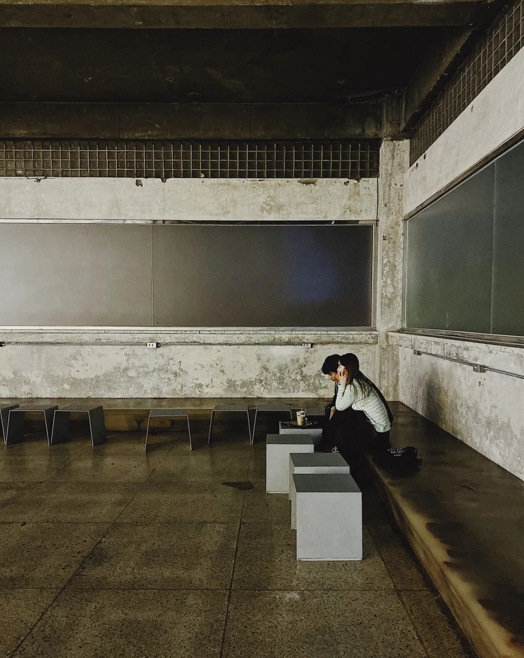 韩国网红设计师，把旧厂房改造成咖啡烘焙店，开这样的店真幸福