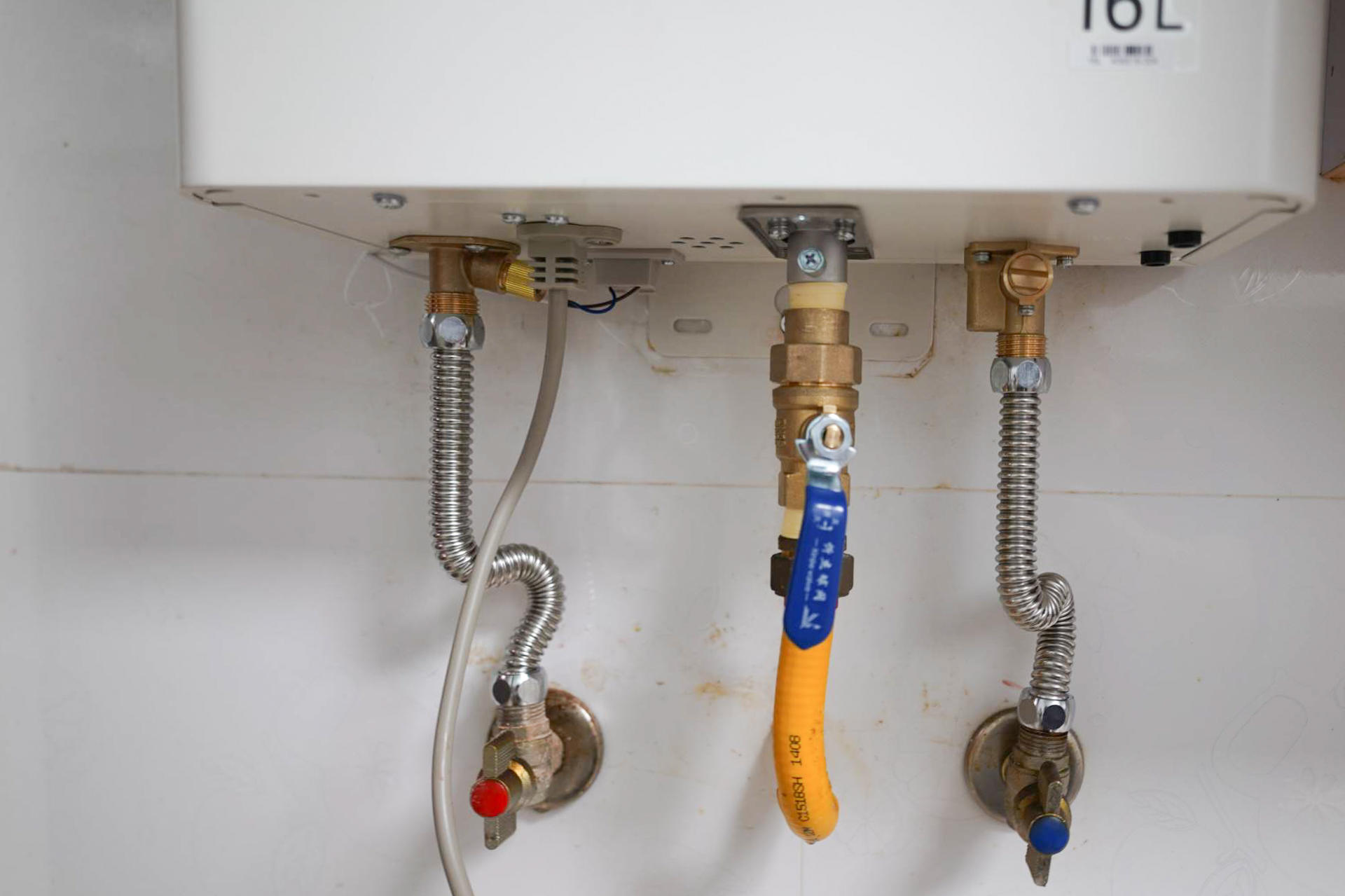 佳尼特热水器模式,恒温热水器三秒即热测评